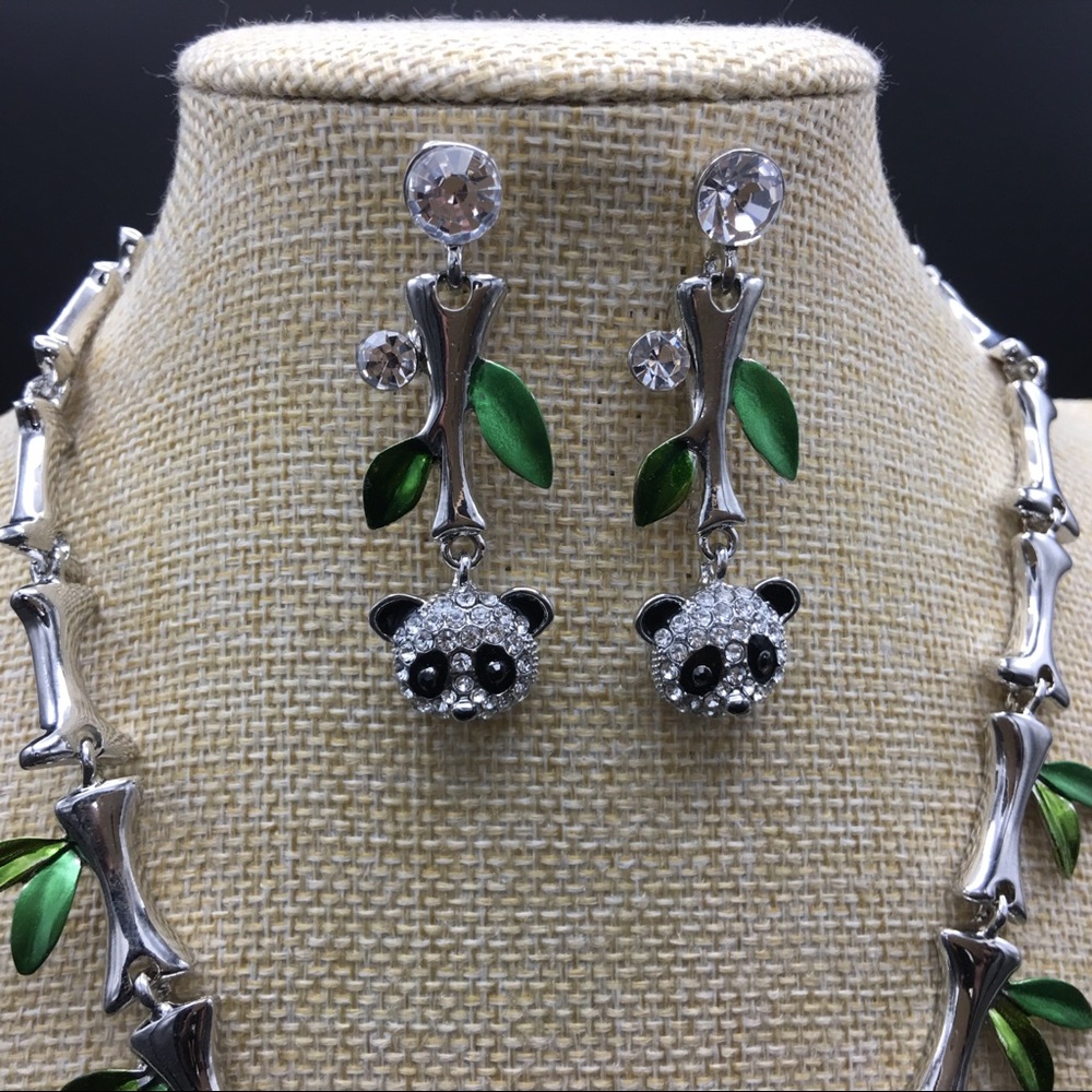 ๐ Silver Bamboo And Rhinestone Panda Necklace - Picture 5 of 6